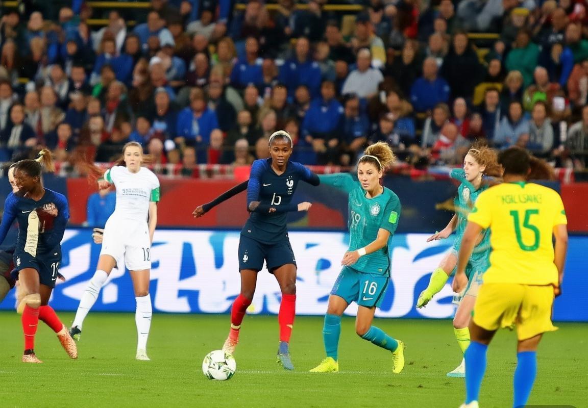 2019法国女足VS巴西女足巅峰对决：赛前准备、比赛瞬间与赛后影响回顾